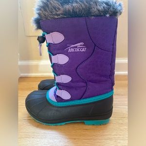 Girls Arctic Cat snow boots with faux fur size 3